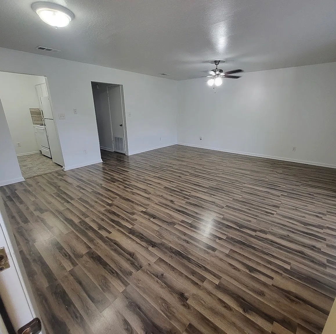 Cassandra Apartments — Photo 2