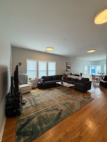 4324 W Addison St #2 Photo 1