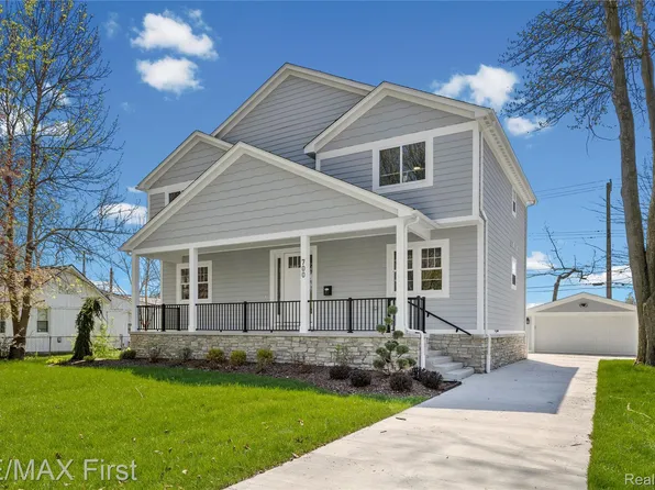 700 Devillen Ave, Royal Oak, MI 48073