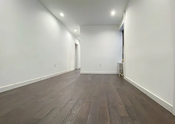 Rented by Kahen Properties | media 8