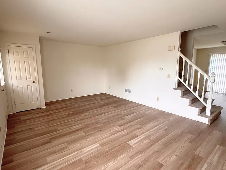 126 South Court St — Photo 4