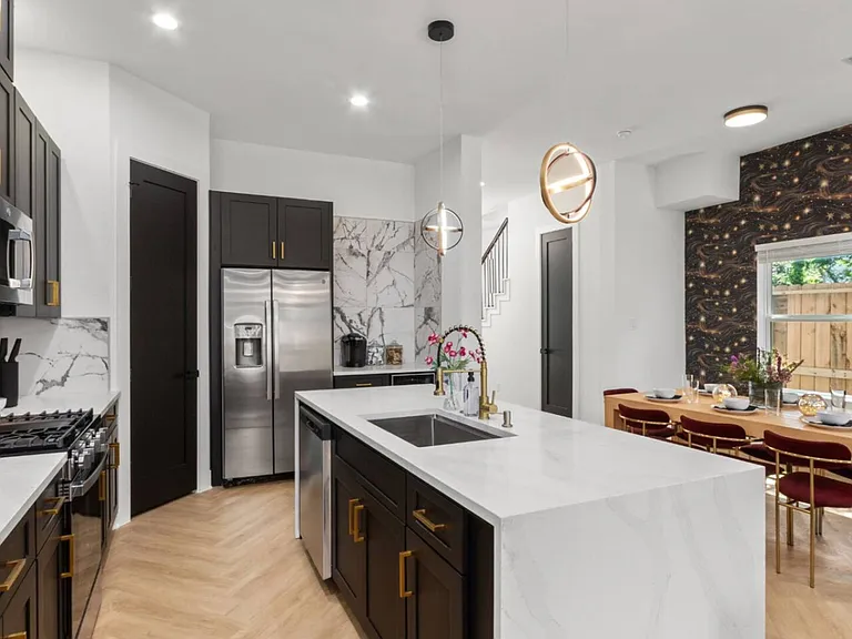 Shelby Cir — Photo 16