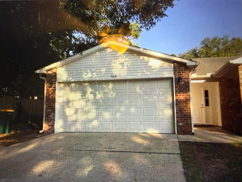 1st image of 904 Pineview Blvd