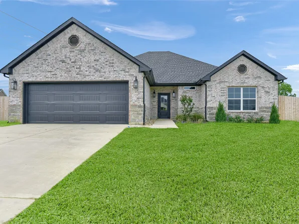 105 Post Oak Dr, Callisburg, TX 76240