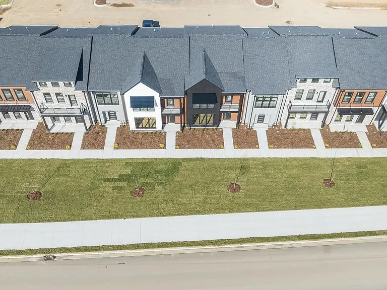 1347 Rebecca Johns Dr — Photo 22