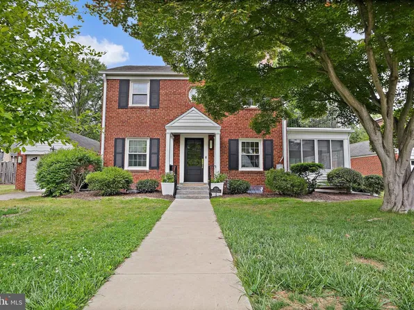 3305 Chestnut St NW, Washington, DC 20015