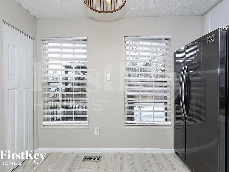 7593 Sun Valley Ct — Photo 6