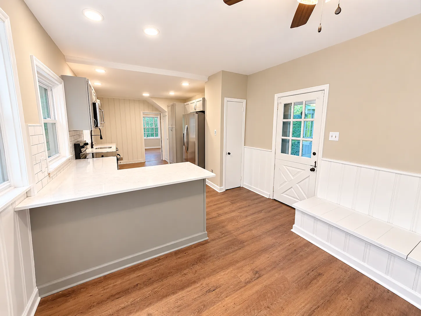 5 bed, 2.5 bath, 3000 sqft, $3,750 — Photo 3