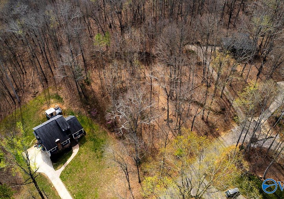 1st image of 120 Catherine Dr SE