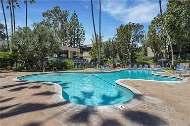 564 N Bellflower Blvd — Photo 3