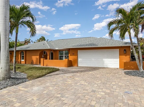 425 Connecticut St, Fort Myers Beach, FL 33931