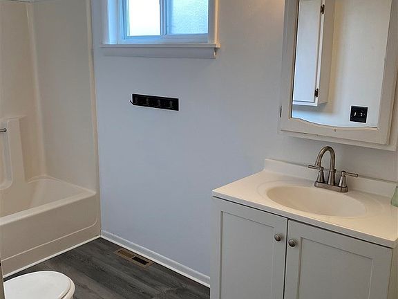 5th image of 7051 Estrelle Ave