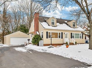 9 Kevin Lane, East Greenbush, NY 12061