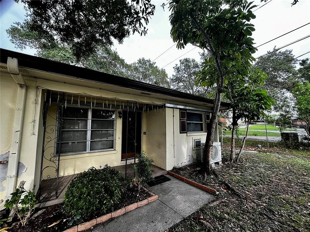 2 bed, 1.0 bath, 900 sqft, $1,650 — Photo 2