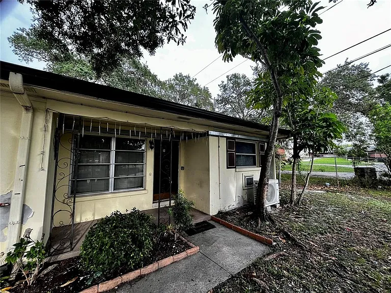 1411 Kennywood Dr #B — Photo 2
