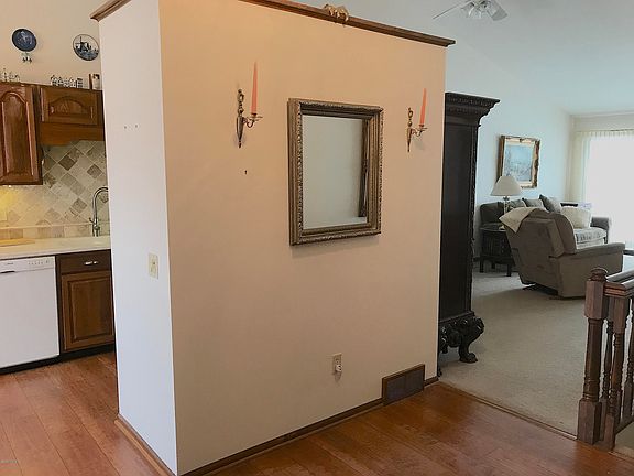 5th image of 1548 Liberty Ln #11