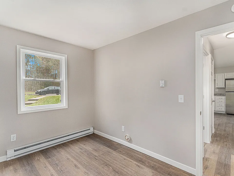2 bed, 1.0 bath, $1,100