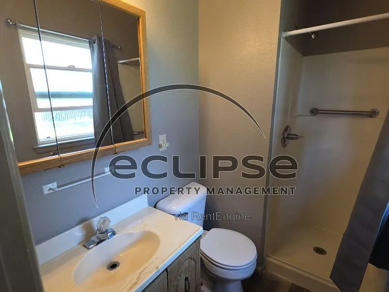 721 Lee Dr — Photo 4