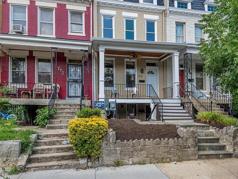 715 Quincy St NW #1 — Photo 1