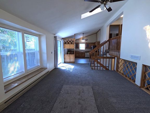 3rd image of 1072 E Burlington Ave