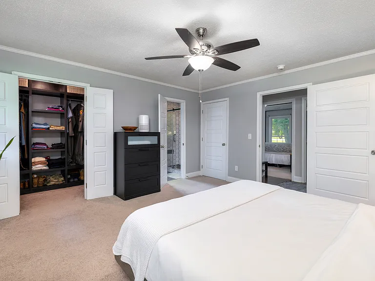 909 Club Ln — Photo 10