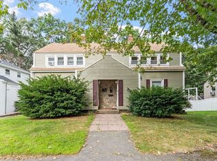 29 Rockrimmon Rd, Worcester, MA 01602