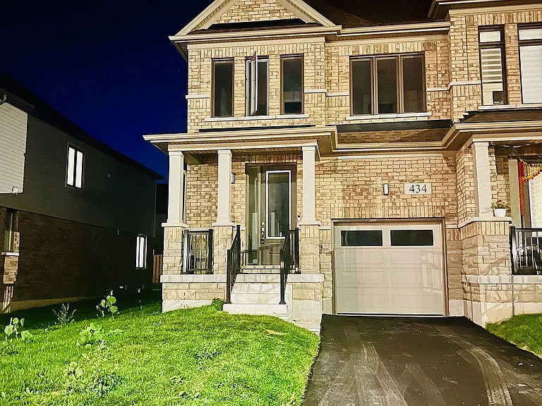 434 Robert Woolner St — Photo 2