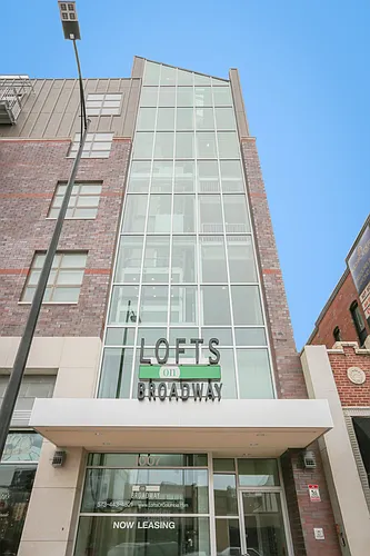 Lofts on Broadway Photo 1
