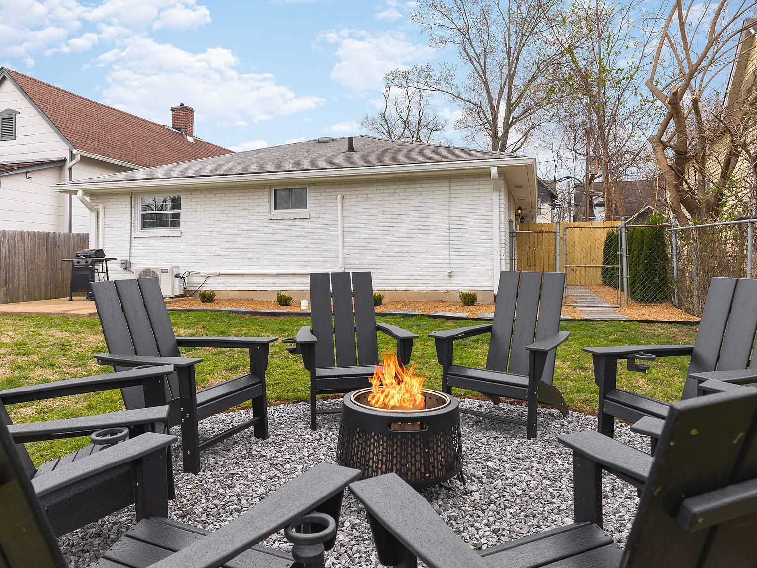 2 bed, 770 sqft, $3,000 — Photo 2