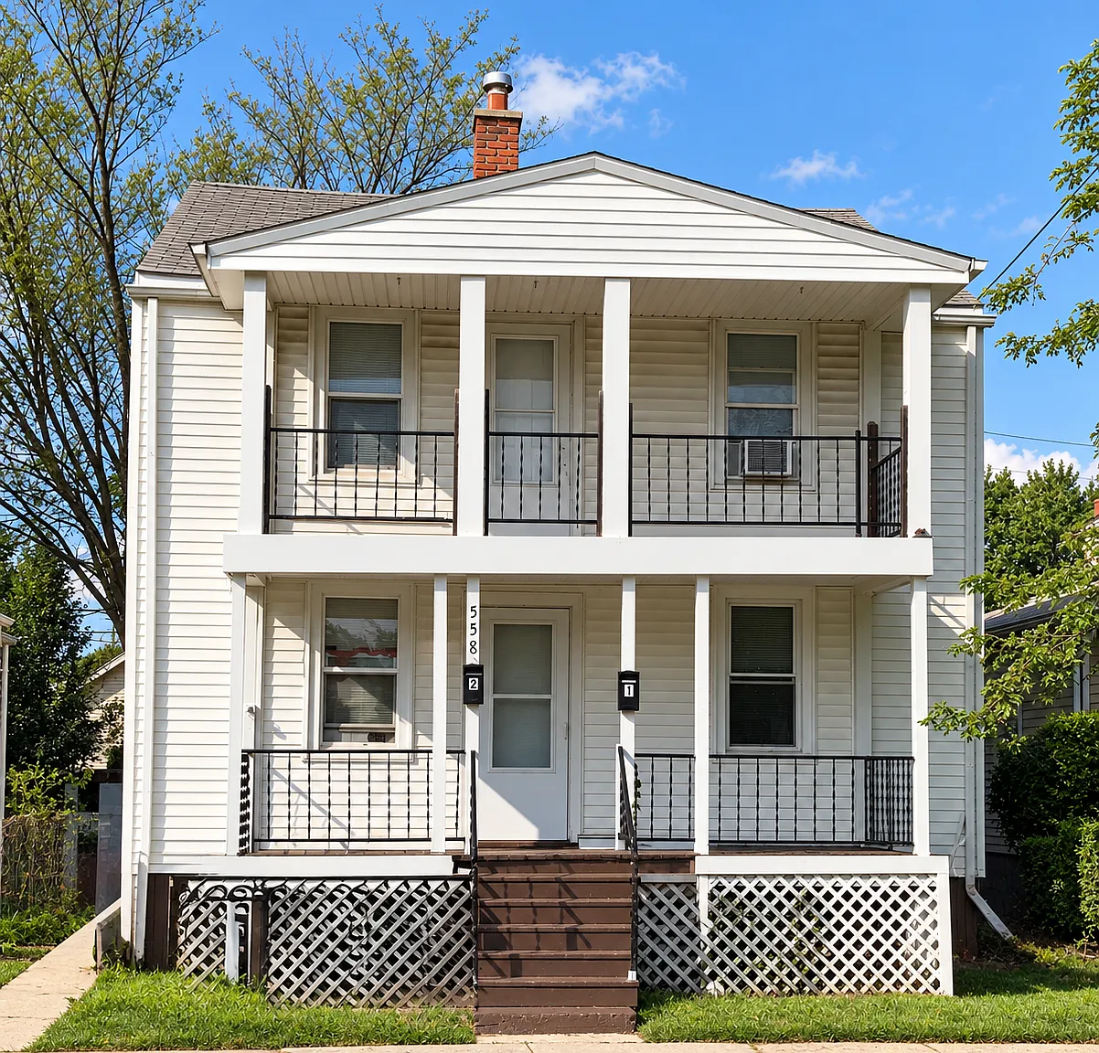 558 Park Ave — Photo 1