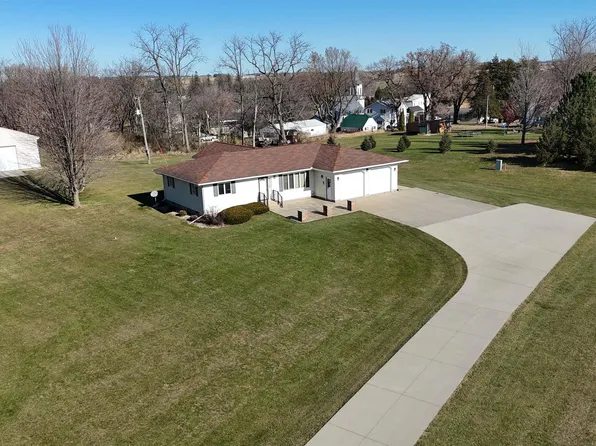 3584 Us Highway 52, Decorah, IA 52101