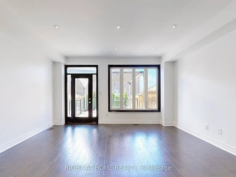 31 Lady Evelyn Cres — Photo 10