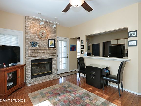 3rd image of 274 Buckingham Dr