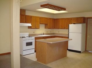 910 Main St APT 3, Antioch, IL 60002