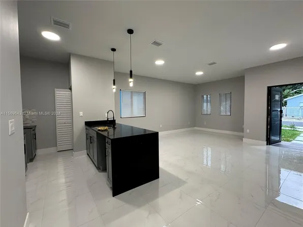 1561 NW 63rd St, Miami, FL 33147