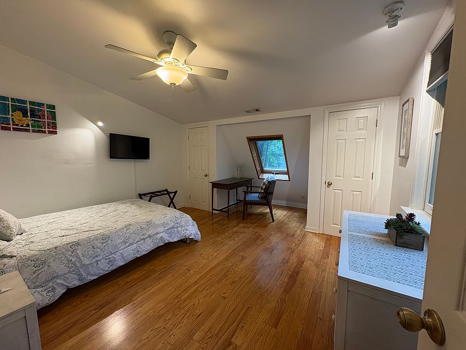 1st image of 7 Cottage Woods Ct