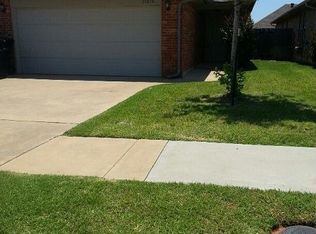 11010 SW 5th St, Yukon, OK 73099