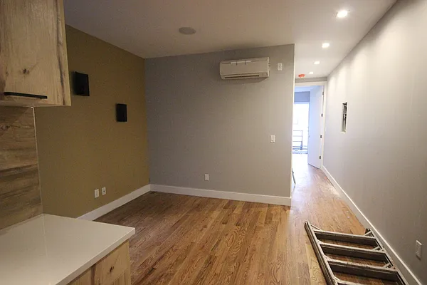 Rented by Nooklyn NYC LLC | media 12