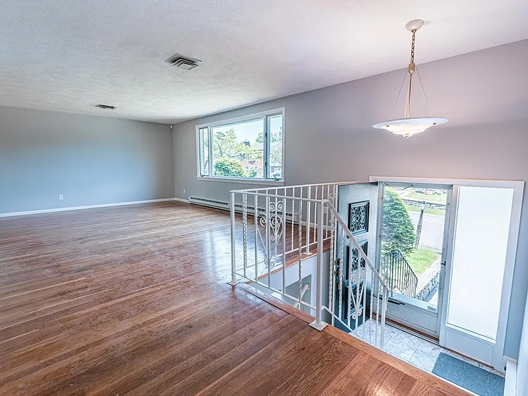 20 Fieldstone Dr — Photo 6