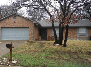 5719 Valley Ridge Ct, Arlington, TX 76017