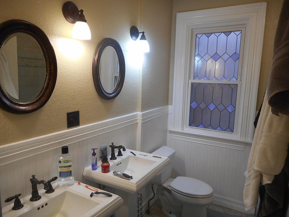 Upstairs Guest Bath