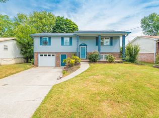 716 Providence Rd, Maryville, TN 37804