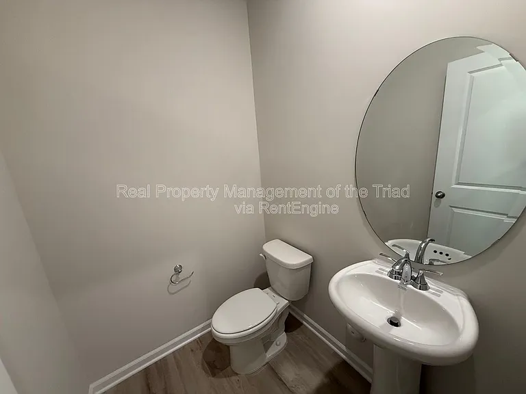 2215 Cherry Creek Rd — Photo 7