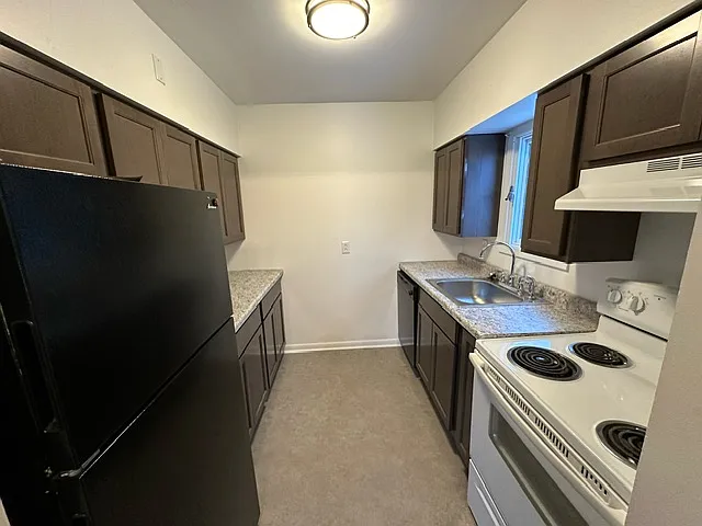 915-917 7th Ave #8 — Photo 5