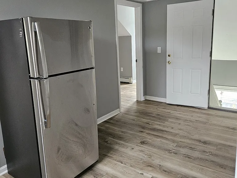 14 Hillside St #11 — Photo 4