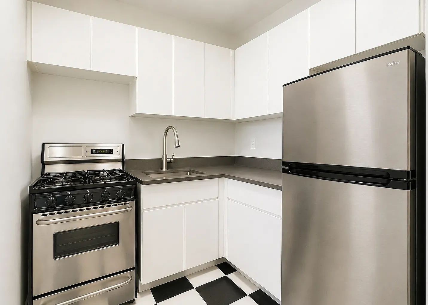 131 East 83rd Street — Photo 2