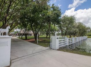 12301 Shawnee Rd, Fort Myers, FL 33913