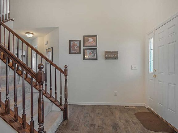 3rd image of 1221 Stone Hill Dr