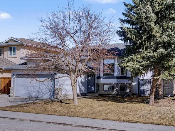 24 NE Sunlake Cir SE, Calgary, AB T2X 3J2