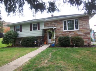 222 Mackey Ave, Lock Haven, PA 17745